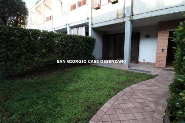 casa indipendente in vendita a Desenzano del Garda in zona Rivoltella
