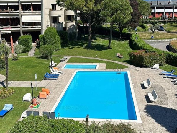 appartamento in vendita a Desenzano del Garda in zona Rivoltella