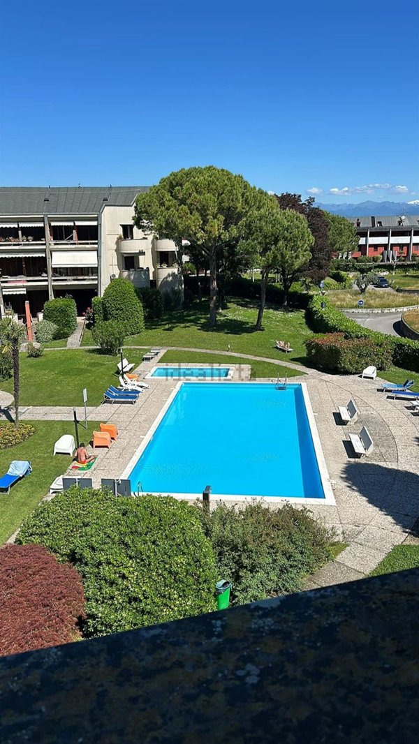 appartamento in vendita a Desenzano del Garda in zona Rivoltella