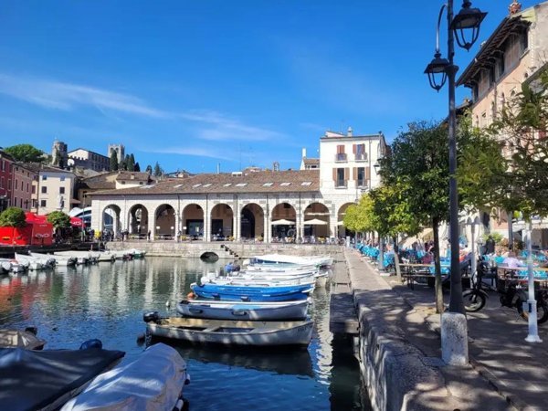 casa indipendente in vendita a Desenzano del Garda