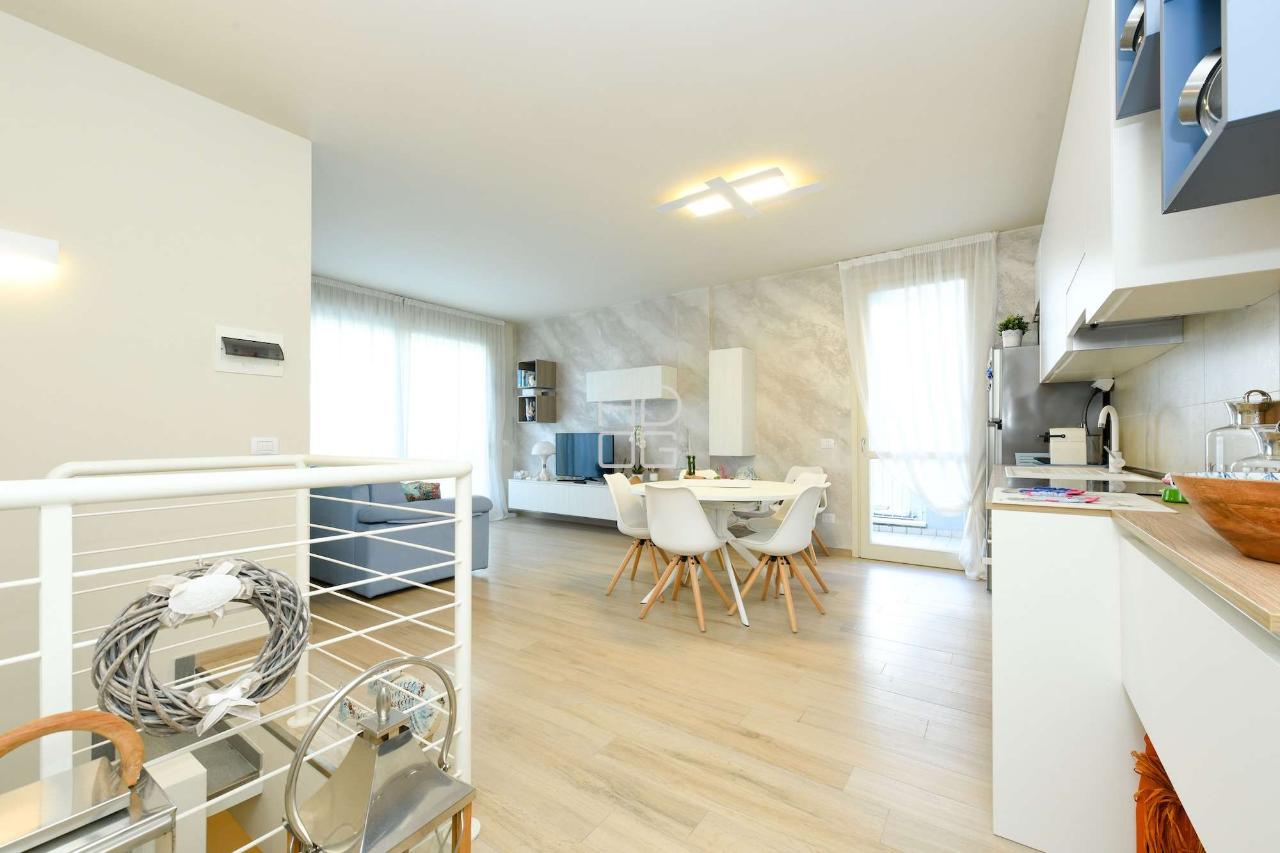 appartamento in vendita a Desenzano del Garda