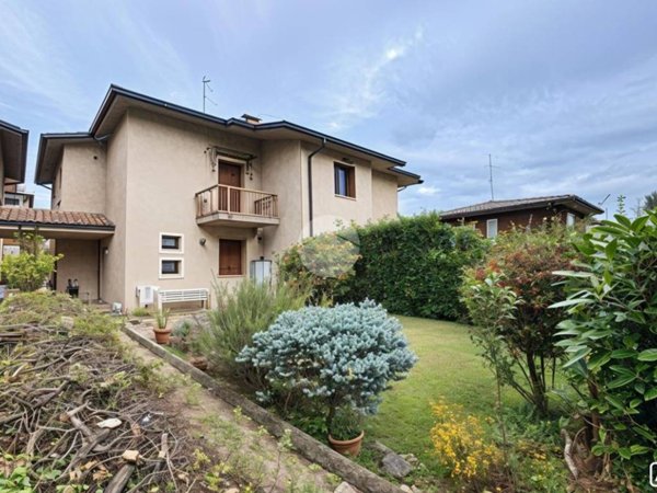 casa indipendente in vendita a Desenzano del Garda