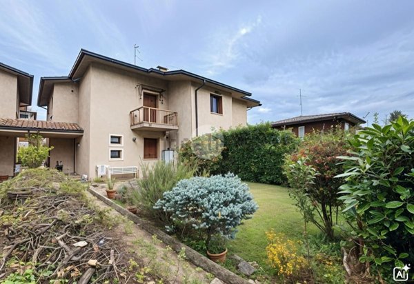 casa indipendente in vendita a Desenzano del Garda