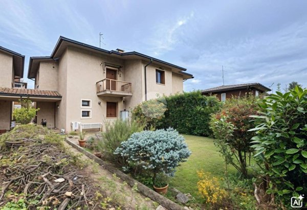 casa indipendente in vendita a Desenzano del Garda