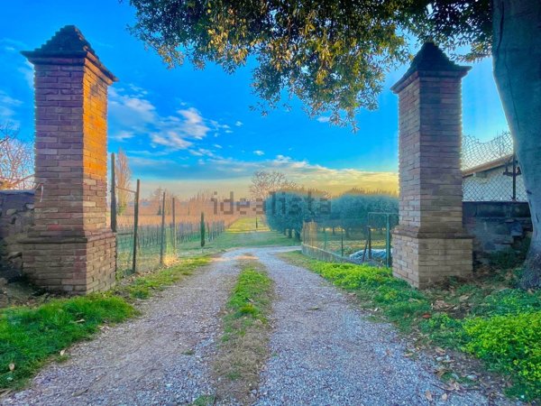 casa indipendente in vendita a Desenzano del Garda