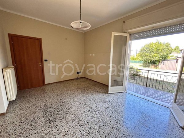 casa indipendente in vendita a Desenzano del Garda in zona Rivoltella