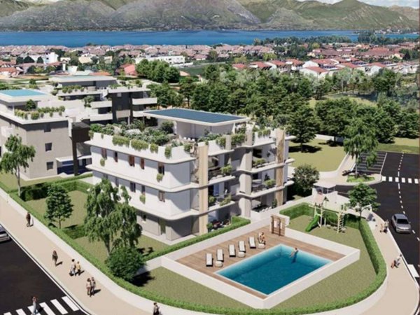 appartamento in vendita a Desenzano del Garda in zona Rivoltella