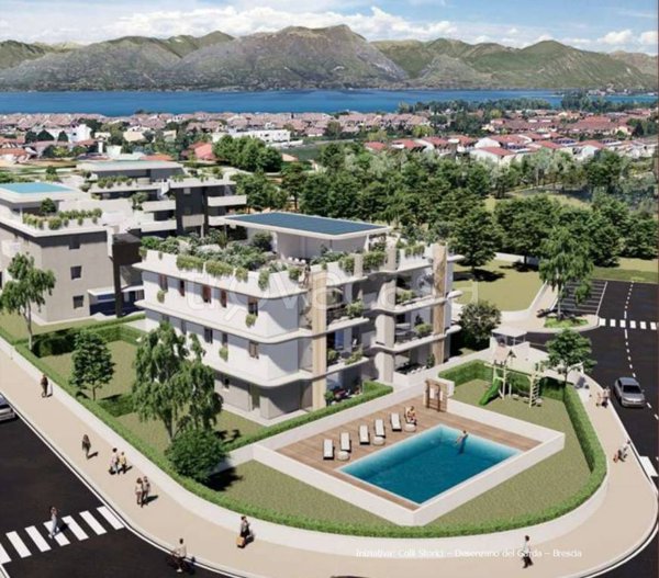 appartamento in vendita a Desenzano del Garda in zona Rivoltella
