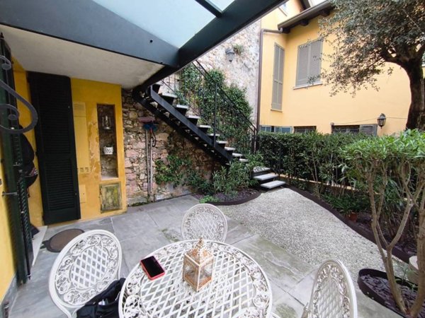 casa indipendente in vendita a Desenzano del Garda