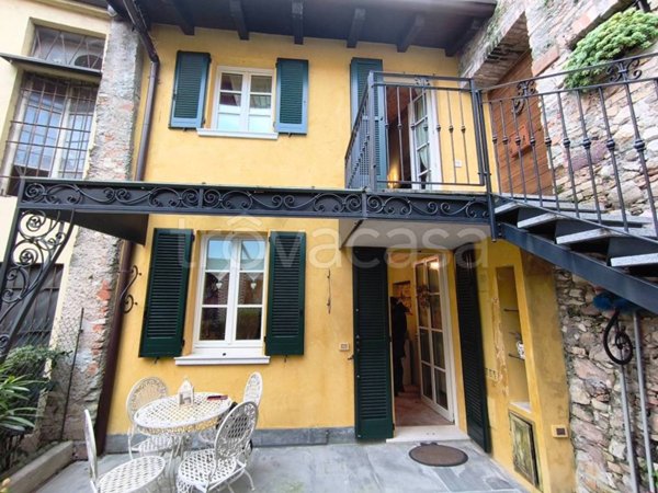 appartamento in vendita a Desenzano del Garda in zona Campeggio sul Vò