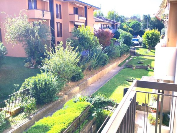 appartamento in vendita a Desenzano del Garda in zona Rivoltella