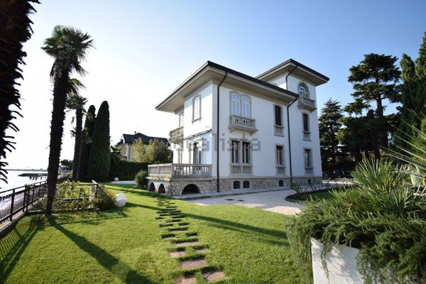 casa indipendente in vendita a Desenzano del Garda