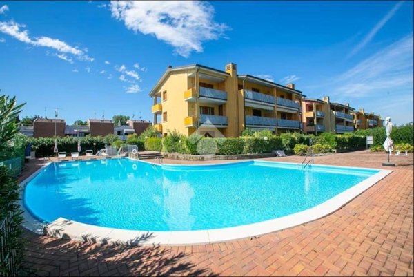 appartamento in vendita a Desenzano del Garda in zona Rivoltella