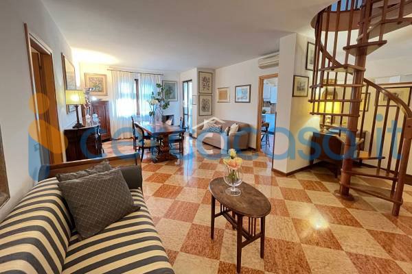 appartamento in vendita a Desenzano del Garda