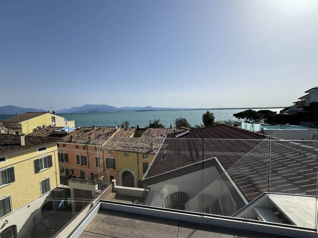 appartamento in vendita a Desenzano del Garda