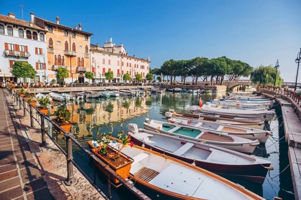 negozio in vendita a Desenzano del Garda