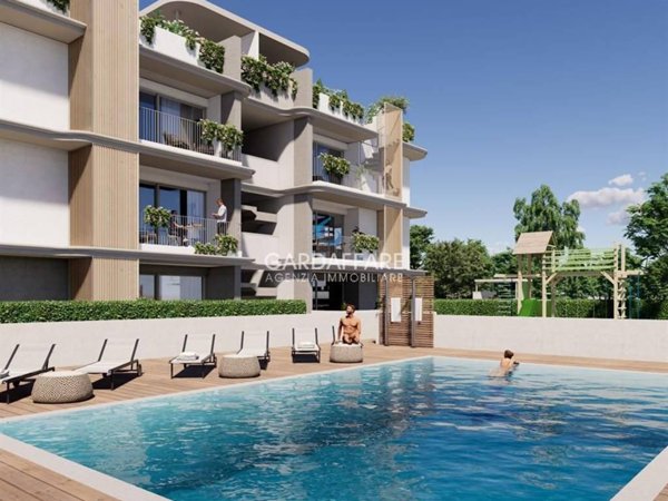 appartamento in vendita a Desenzano del Garda in zona Rivoltella