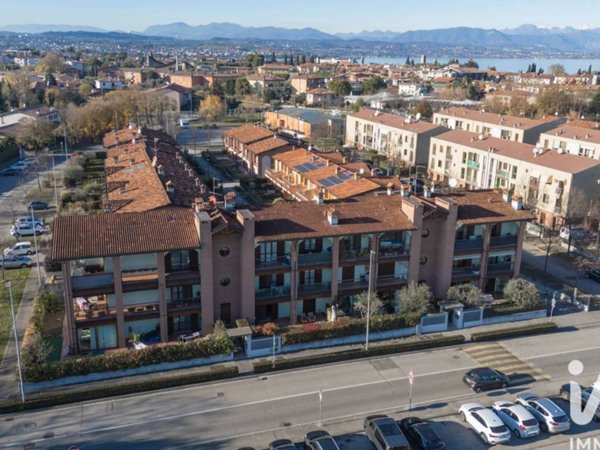appartamento in vendita a Desenzano del Garda in zona Rivoltella
