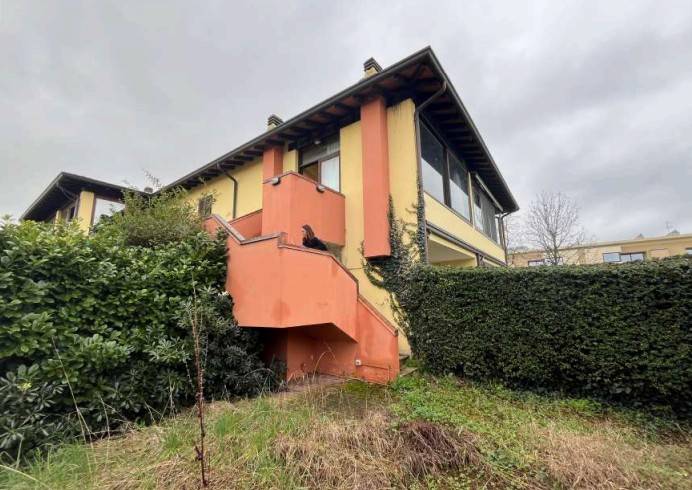 appartamento in vendita a Desenzano del Garda in zona Rivoltella