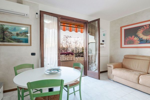 appartamento in vendita a Desenzano del Garda in zona Rivoltella