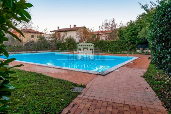 appartamento in vendita a Desenzano del Garda in zona Rivoltella