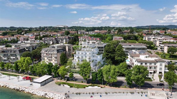 appartamento in vendita a Desenzano del Garda