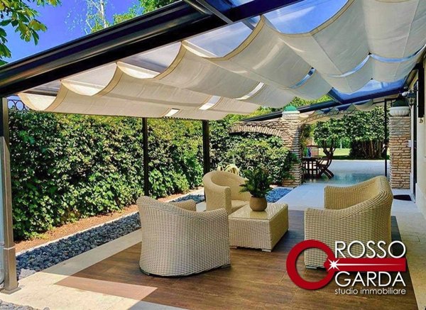 casa indipendente in vendita a Desenzano del Garda