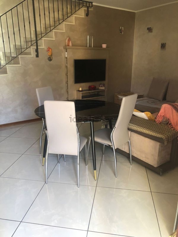 casa indipendente in vendita a Desenzano del Garda