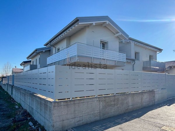 casa indipendente in vendita a Desenzano del Garda