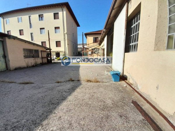 casa indipendente in vendita a Desenzano del Garda