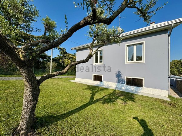 casa indipendente in vendita a Desenzano del Garda