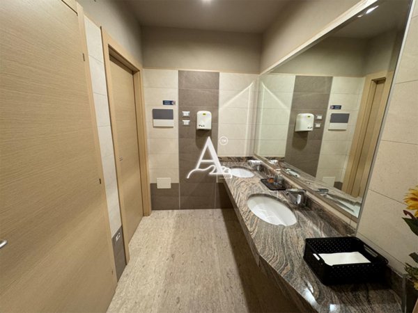 negozio in vendita a Desenzano del Garda