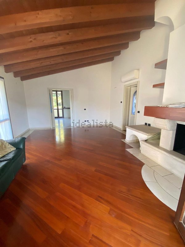 casa indipendente in vendita a Desenzano del Garda