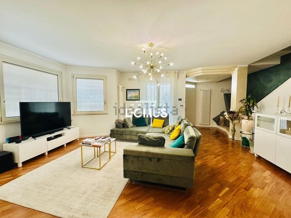 casa indipendente in vendita a Desenzano del Garda