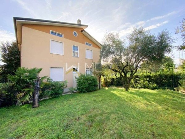 casa indipendente in vendita a Desenzano del Garda