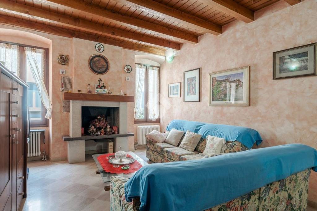 appartamento in vendita a Desenzano del Garda in zona Rivoltella