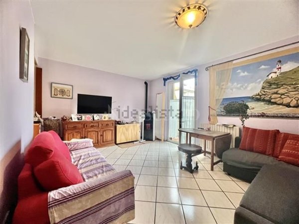 casa indipendente in vendita a Desenzano del Garda in zona Rivoltella