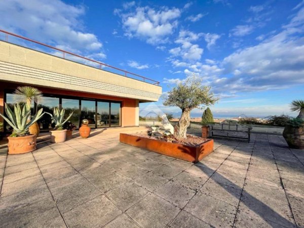 negozio in vendita a Desenzano del Garda