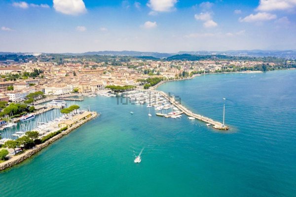 appartamento in vendita a Desenzano del Garda