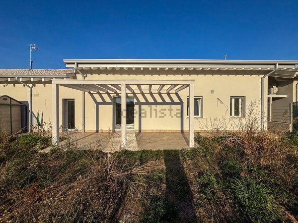 casa indipendente in vendita a Desenzano del Garda