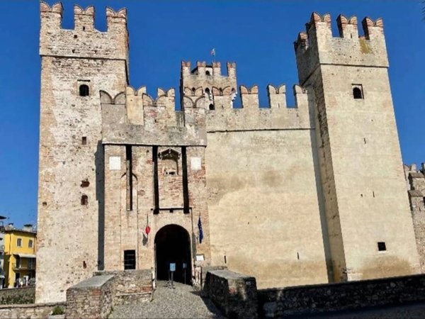 appartamento a Desenzano del Garda in zona San Martino della Battaglia