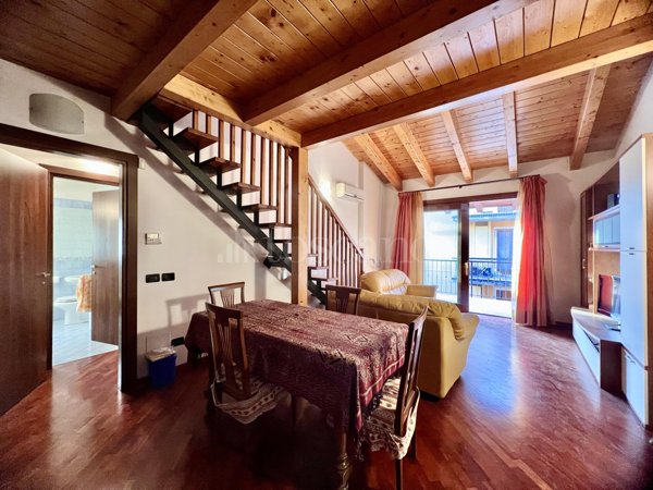 casa indipendente in vendita a Desenzano del Garda