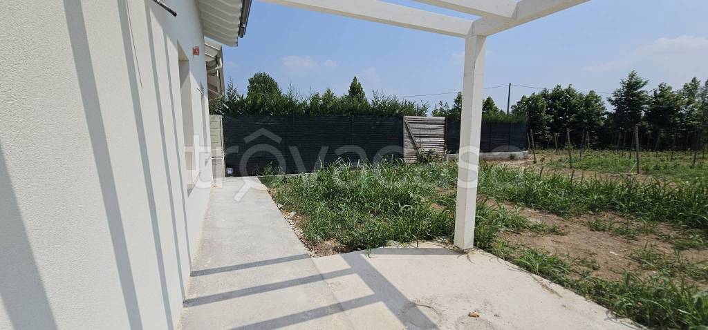 casa indipendente in vendita a Desenzano del Garda in zona Rivoltella