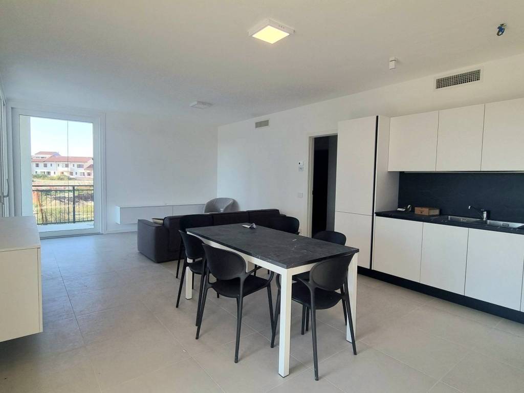 appartamento in vendita a Desenzano del Garda in zona Rivoltella