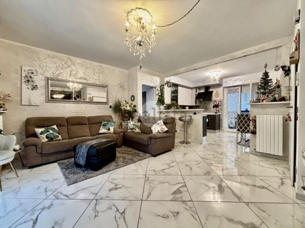 appartamento in vendita a Desenzano del Garda in zona Rivoltella