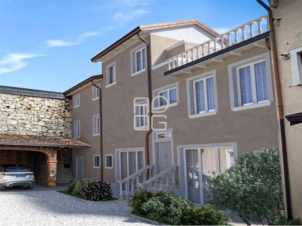 appartamento in vendita a Desenzano del Garda