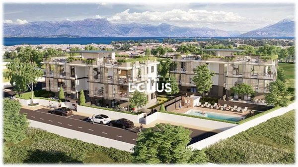 appartamento in vendita a Desenzano del Garda in zona Rivoltella