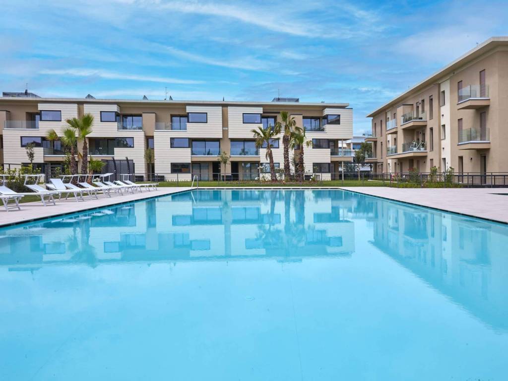 appartamento in vendita a Desenzano del Garda in zona Rivoltella