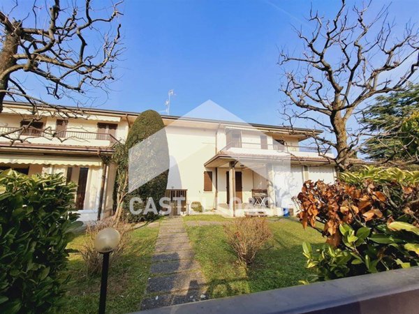 appartamento in vendita a Desenzano del Garda in zona Rivoltella