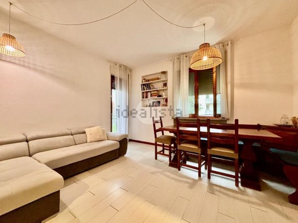 appartamento in vendita a Desenzano del Garda in zona Rivoltella